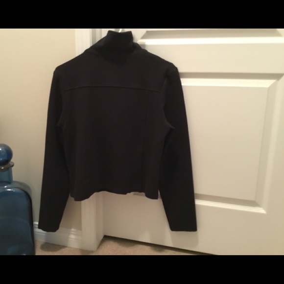 Asymmetrical zip-up black jacket - Picture 2 of 3